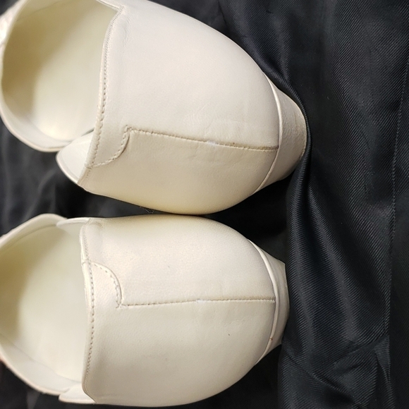 Anne Klein Whips Kid Leather Ivory 1" Heel Flats 8N Snake Look In Original Box - Picture 5 of 14